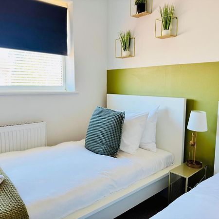 Jade's Cozy Retreat: Pet-Friendly 2-Bed with Garden Villa Cambridge  Exterior photo