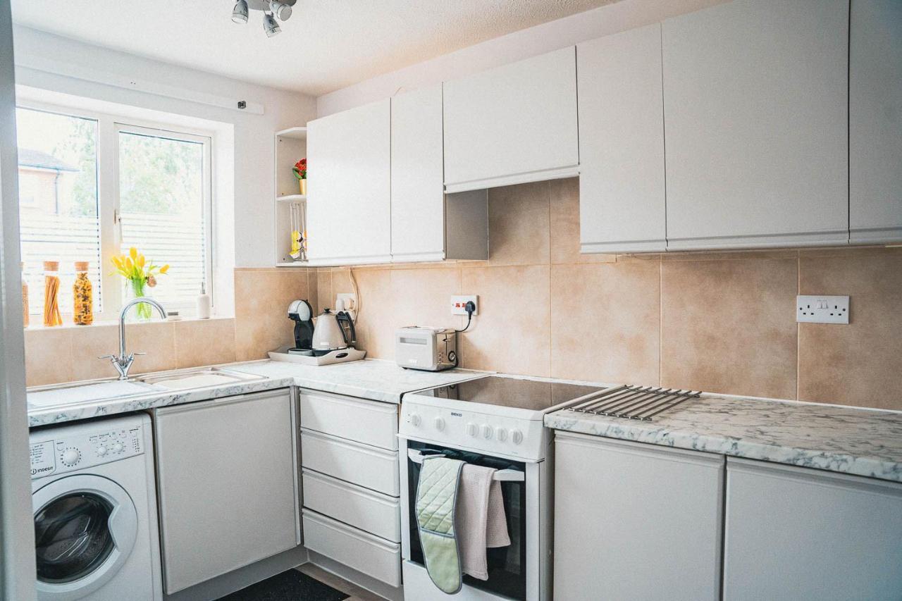 Jade's Cozy Retreat: Pet-Friendly 2-Bed with Garden Villa Cambridge  Exterior photo