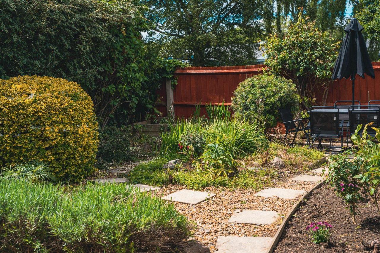 Jade's Cozy Retreat: Pet-Friendly 2-Bed with Garden Villa Cambridge  Exterior photo