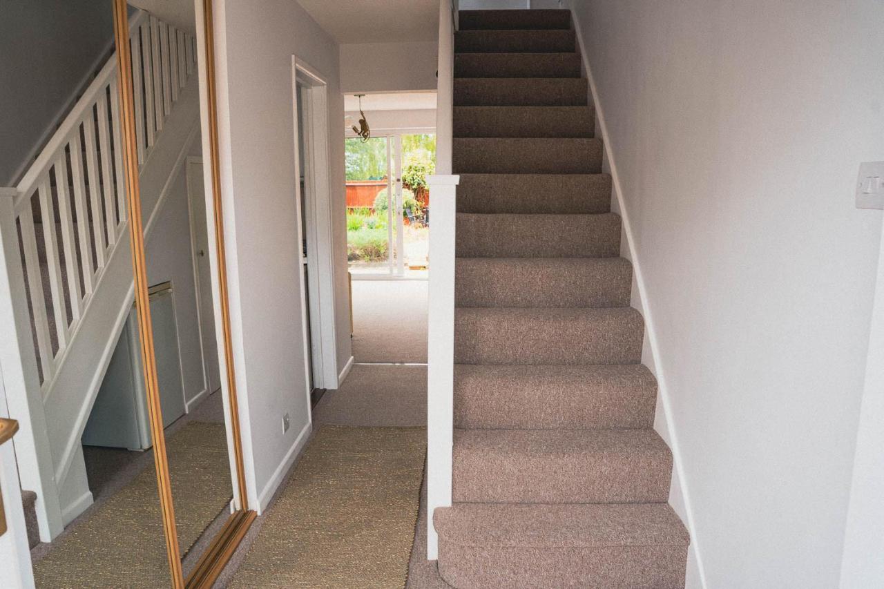 Jade's Cozy Retreat: Pet-Friendly 2-Bed with Garden Villa Cambridge  Exterior photo
