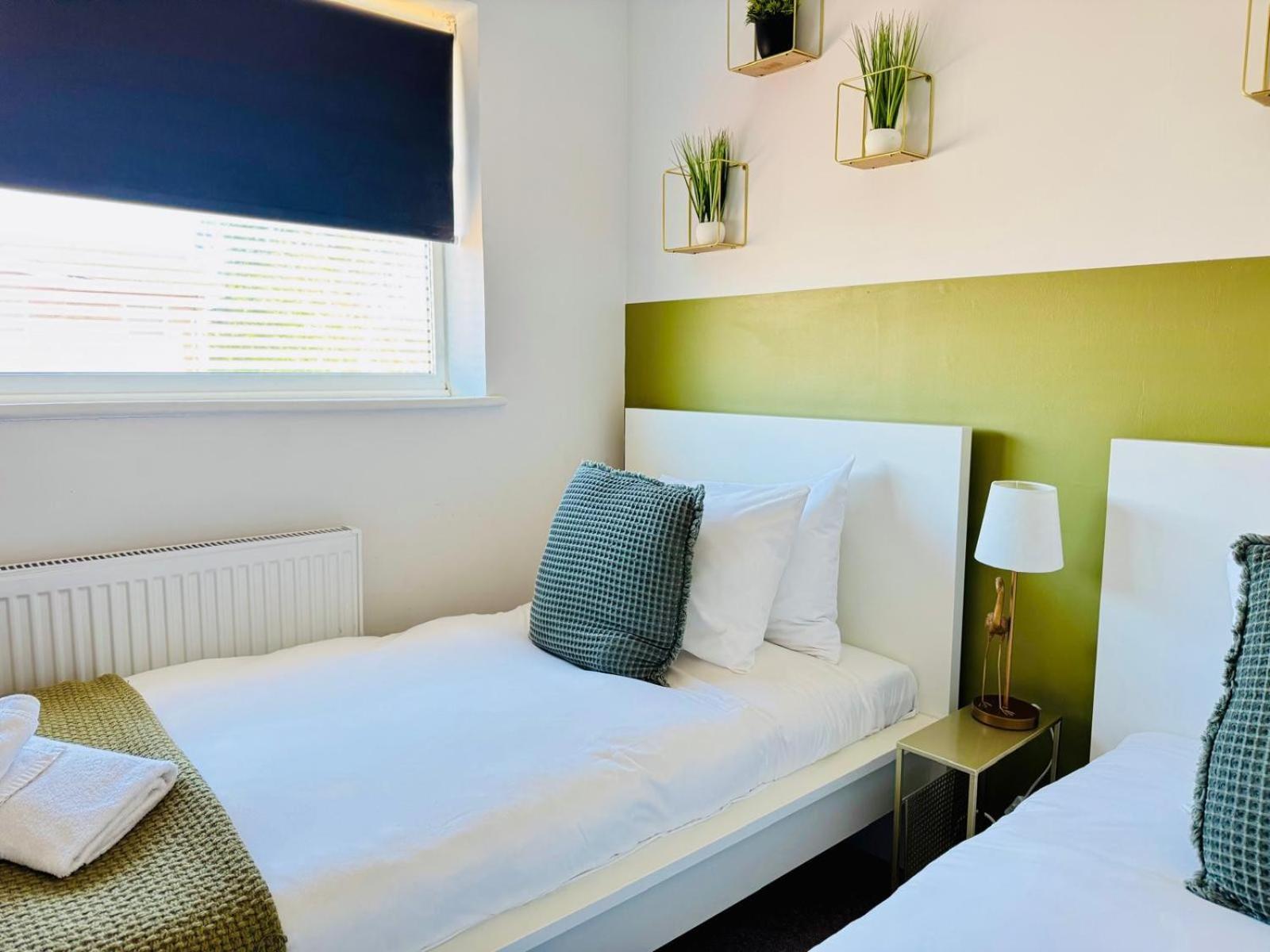 Jade's Cozy Retreat: Pet-Friendly 2-Bed with Garden Villa Cambridge  Exterior photo