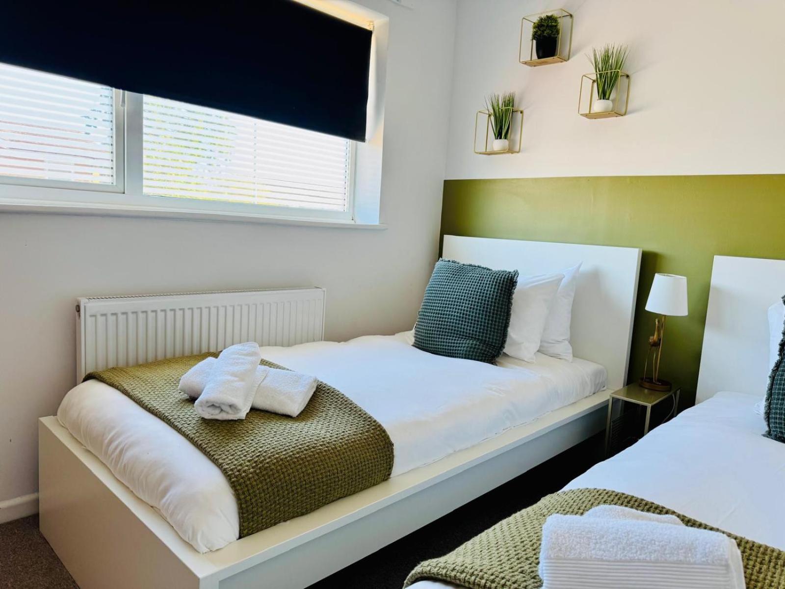 Jade's Cozy Retreat: Pet-Friendly 2-Bed with Garden Villa Cambridge  Exterior photo