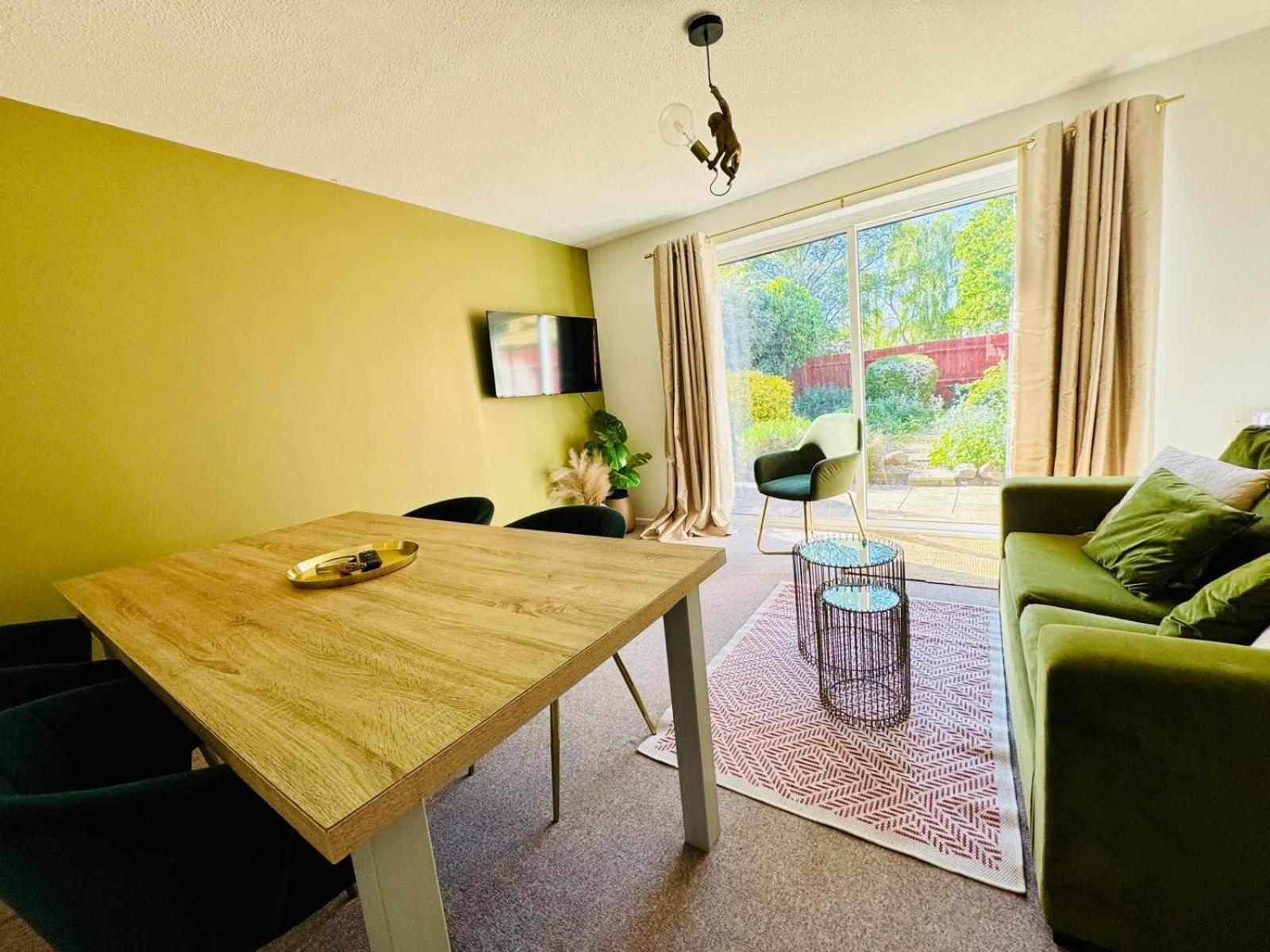 Jade's Cozy Retreat: Pet-Friendly 2-Bed with Garden Villa Cambridge  Exterior photo