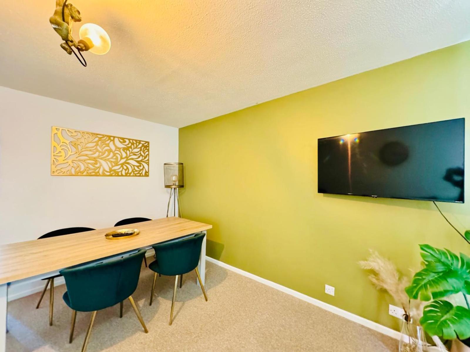 Jade's Cozy Retreat: Pet-Friendly 2-Bed with Garden Villa Cambridge  Exterior photo