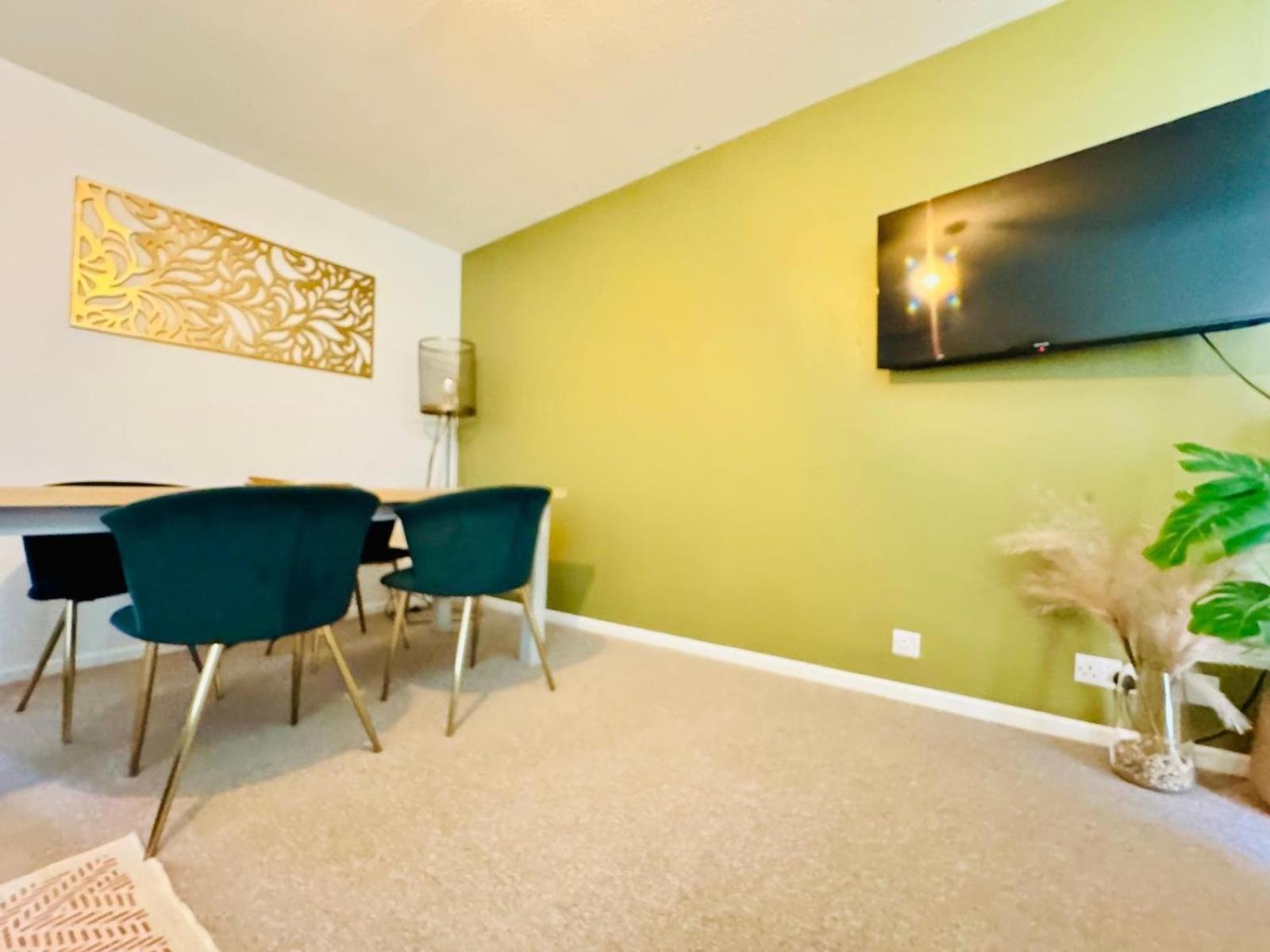 Jade's Cozy Retreat: Pet-Friendly 2-Bed with Garden Villa Cambridge  Exterior photo